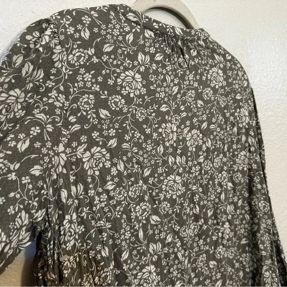 Angels Forever Young |  Women’s Large 3/4 Sleeve Green/White Floral Print Blouse - Picture 7 of 8